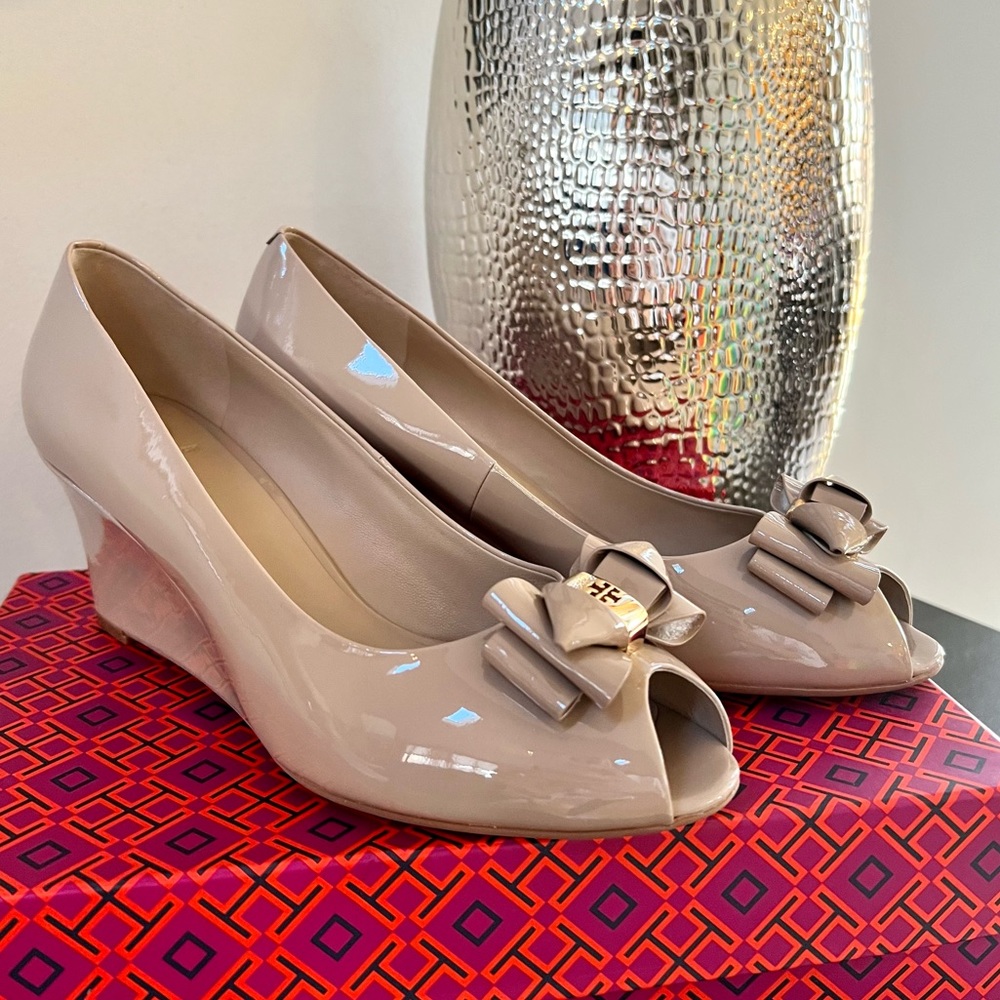 Tory Burch Stacked Bow 65MM Wedge